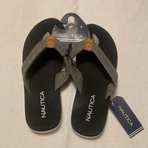 Brand new women’s size 8 Nautica flip-flops navy and white